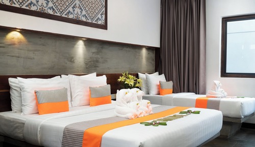 Family Suite Pool View with Balcony and Bathtub