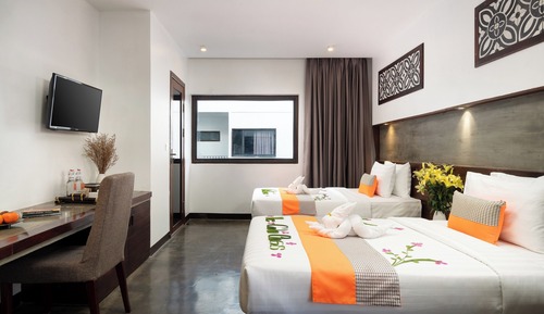 Studio Twin Pool View with Bathtub, and Balcony