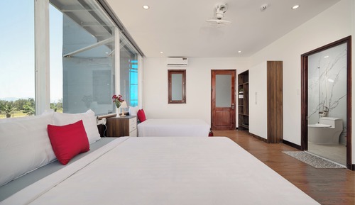 Superior Quadruple Room, 2 Queen Beds, Non Smoking