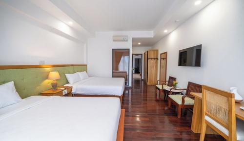 Panoramic Triple Room, River View