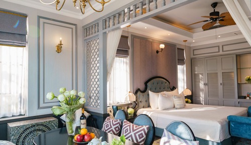 Luxury Suite, Pool Access, Pool View