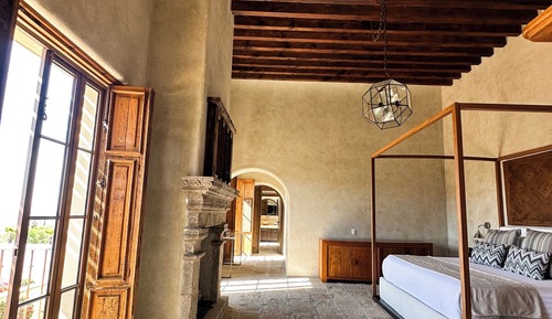 Presidential Room, City View