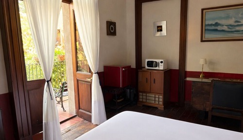 Room, 1 Queen Bed, Private Bathroom