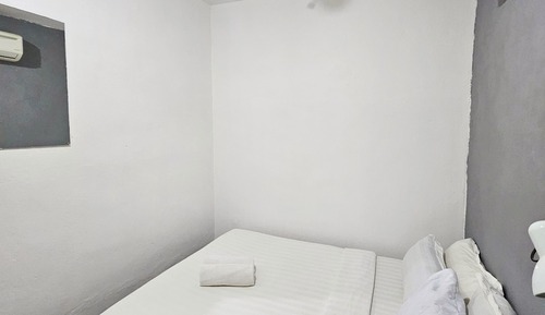 Standard Double Room with Shared Bathroom