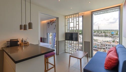 Luxury Suite, 1 King Bed, River View