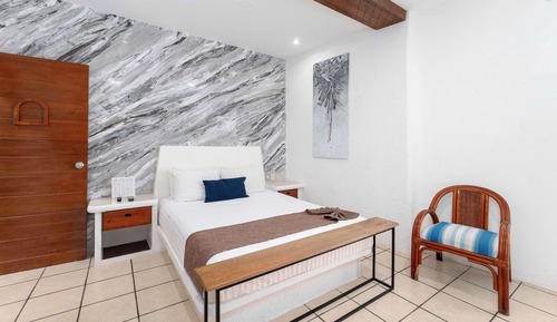 Suite, 1 Queen Bed, Non Smoking (Mountain View)