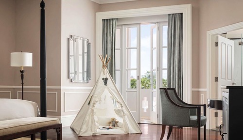 Suite, 1 King Bed (Landmark)