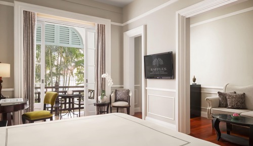 Colonial Suite King Bed
