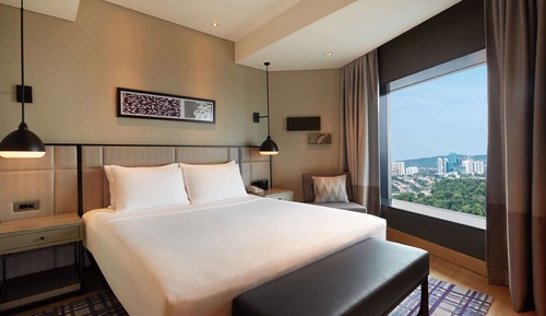 Executive Suite, 1 King Bed, Refrigerator, Lake View (Grand)
