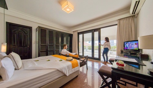 Deluxe Room, 1 Queen Bed
