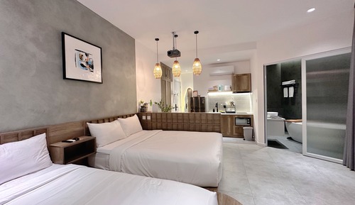 Kin Inspired 3 with 2 Twin beds