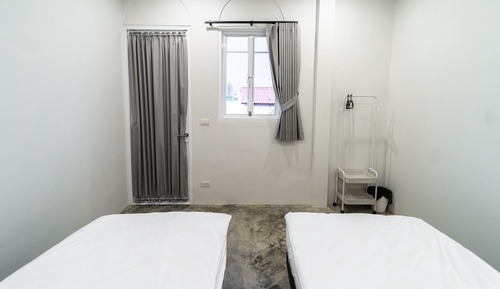 Twin Room with Shared Bathroom