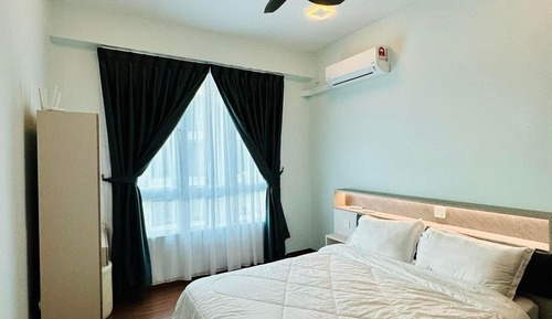 Basic Condo, Balcony