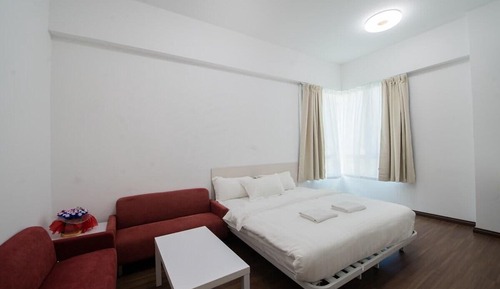 Basic Condo, 3 Bedrooms, Balcony