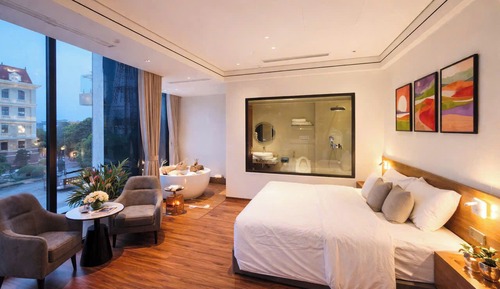 Luxury Suite, Balcony, City View