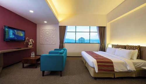 Junior Suite, Pool View