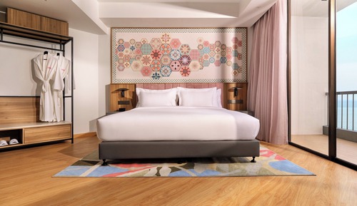 Junior Suite, 1 King Bed (Social)