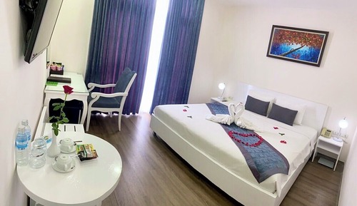 Deluxe Room, 1 King Bed