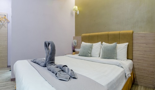 Queen Room	