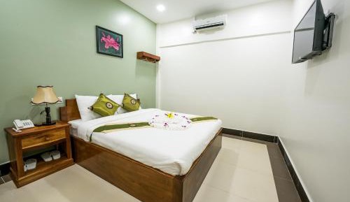 Deluxe Double Room (2 Adults + 1 Child)