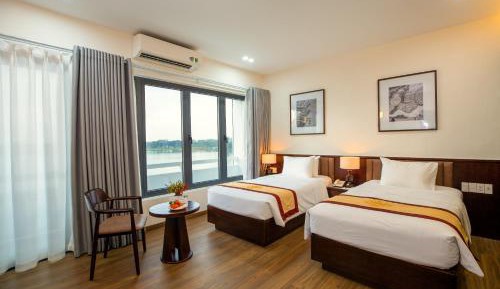 Premier Twin Room with River View