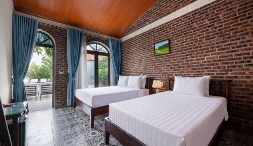 Deluxe Triple Room with Pool View (1 King Bed and 1 Single Bed)