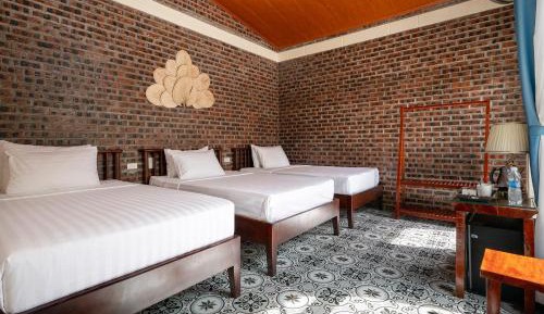 Deluxe Triple Room with Pool View (3 Single Beds)