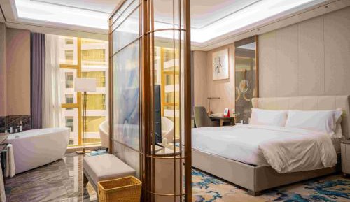 Standard Queen Room