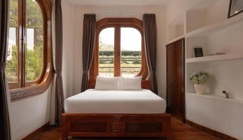 Three-Bedroom Villa with Forest View