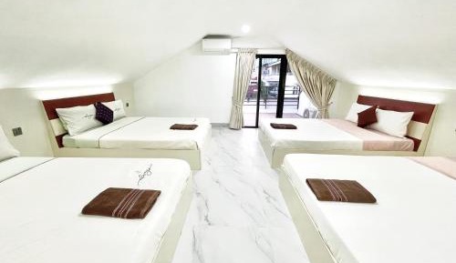 Deluxe One-Bedroom Apartment with City View