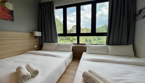 Two-Bedroom Apartment with Mountain View
