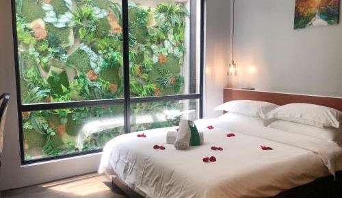 Deluxe Queen Room
