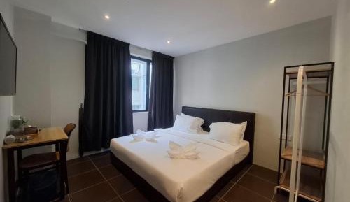 Deluxe King Room