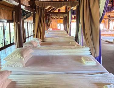 Single Bed in Mixed Dormitory Room