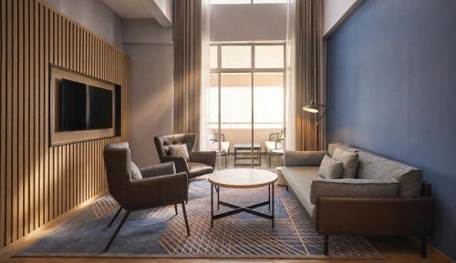 Three-Bedroom Duplex with Balcony