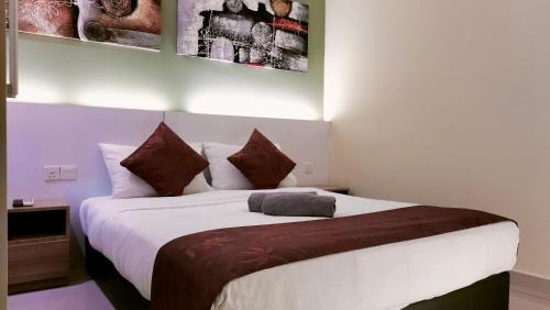 Standard Queen Room