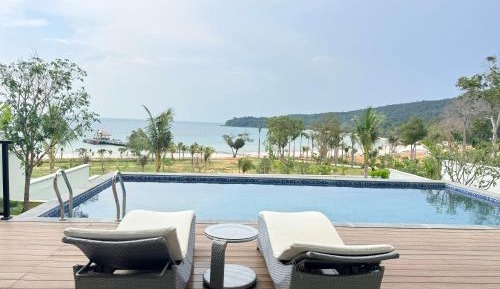 Ocean View Suite with King Bed 