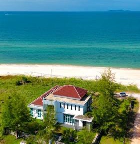 Villa with Sea View