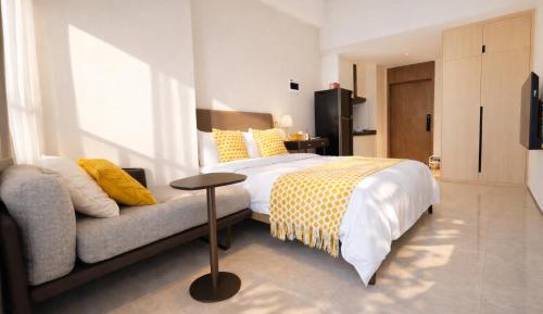 Studio Apartment with Balcony
