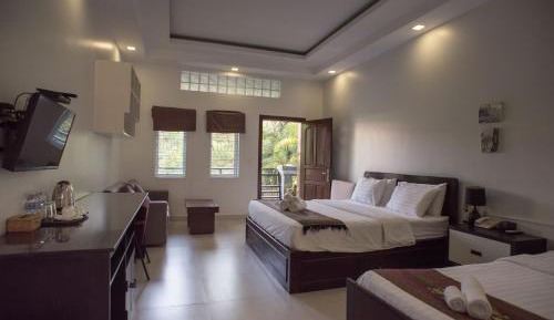 Deluxe Double Room with Balcony and Pool View 