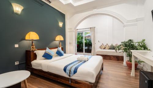 Double Room with Pool View
