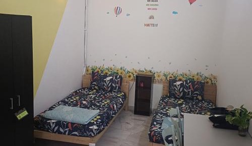 Standard Twin Room with Shared Bathroom
