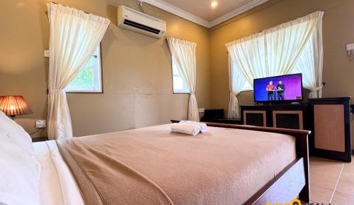 Deluxe Queen Room