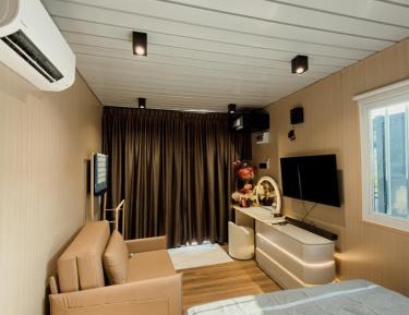 Studio with Sofa Bed