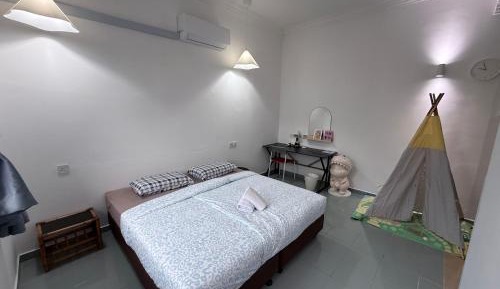 Double or Twin Room with Private Bathroom