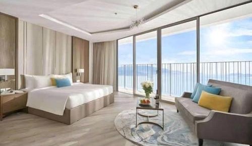 Deluxe Suite with Sea View