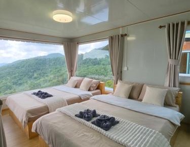 Quadruple Room with Mountain View