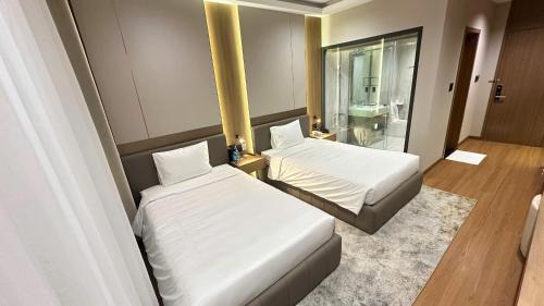 Large Twin Room