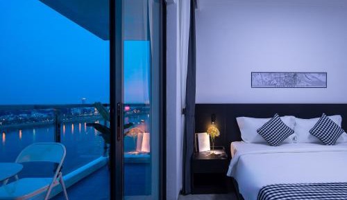 Studio Suite Balcony River View 