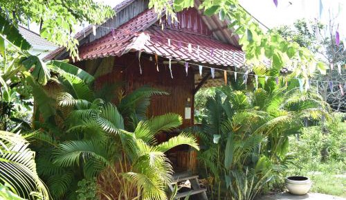 Bungalow with Garden View